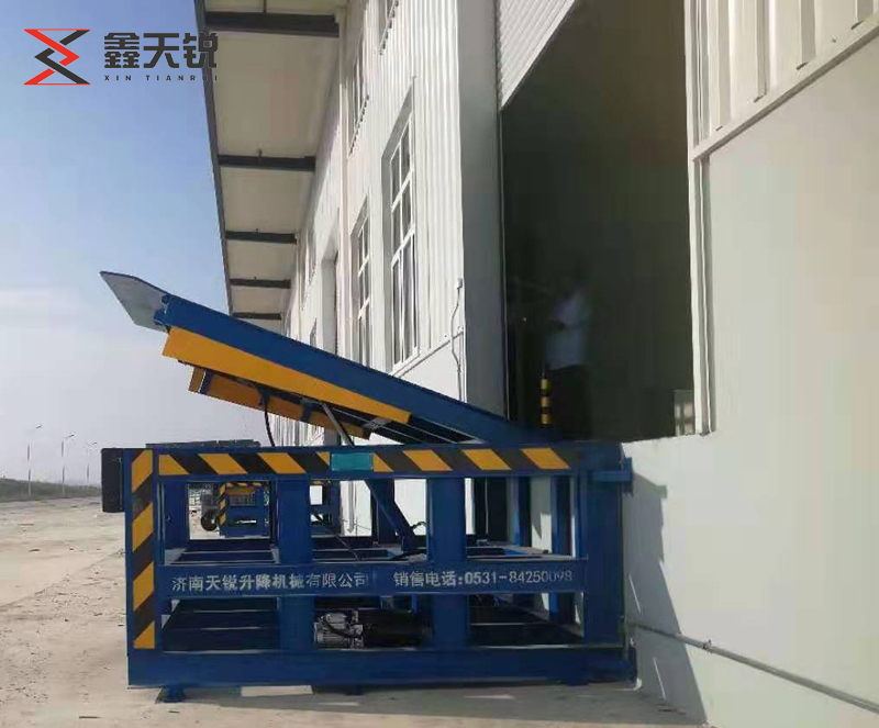 可克达拉固定式登车桥
